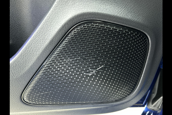 Mercedes-Benz A-Klasse 250 e AMG Plug-In Hybride AMG Line | Night Pakket | Trekhaak | Sfeerverlichting  | Achteruitrijcamera | Stuur en Stoelverwarming. Inclusief 24 maanden MB Certified garantie voor Europa.