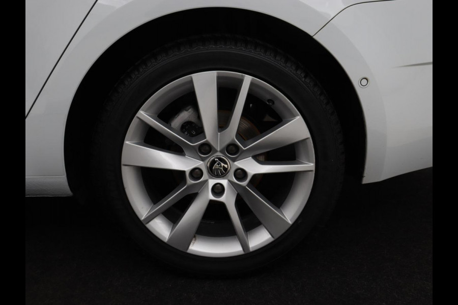 Škoda Octavia 1.0 TSI Business Edition Plus | Leder | Stoelverwarming | Virtual Cockpit | Trekhaak | Full LED | Keyless | Canton Sound | Carplay | Navigatie