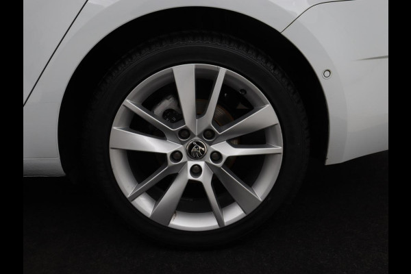 Škoda Octavia 1.0 TSI Business Edition Plus | Leder | Stoelverwarming | Virtual Cockpit | Trekhaak | Full LED | Keyless | Canton Sound | Carplay | Navigatie