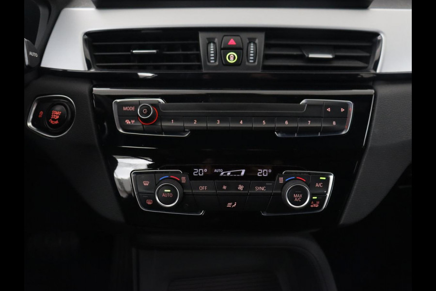 BMW X1 sDrive20i Executive | Sportstoelen | Head-Up | Full LED | Navigatie | DAB | Climate control | Parkeerhulp | Cruise control | Bluetooth