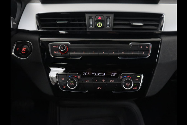 BMW X1 sDrive20i Executive | Sportstoelen | Head-Up | Full LED | Navigatie | DAB | Climate control | Parkeerhulp | Cruise control | Bluetooth