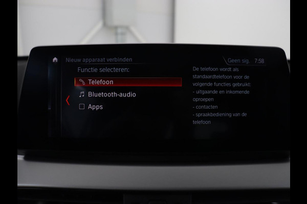 BMW X1 sDrive20i Executive | Sportstoelen | Head-Up | Full LED | Navigatie | DAB | Climate control | Parkeerhulp | Cruise control | Bluetooth