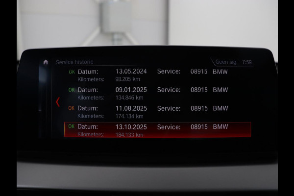 BMW X1 sDrive20i Executive | Sportstoelen | Head-Up | Full LED | Navigatie | DAB | Climate control | Parkeerhulp | Cruise control | Bluetooth