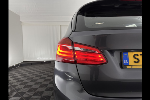 BMW 2 Serie Active Tourer 216d Sportline Corporate Lease High Executive Aut. *LEATHER | FULL-LED | HEATED-SPORTSEATS | NAVI-FULLMAP | ECC | HEAD-UP | PDC | CRUISE | 18''ALU*