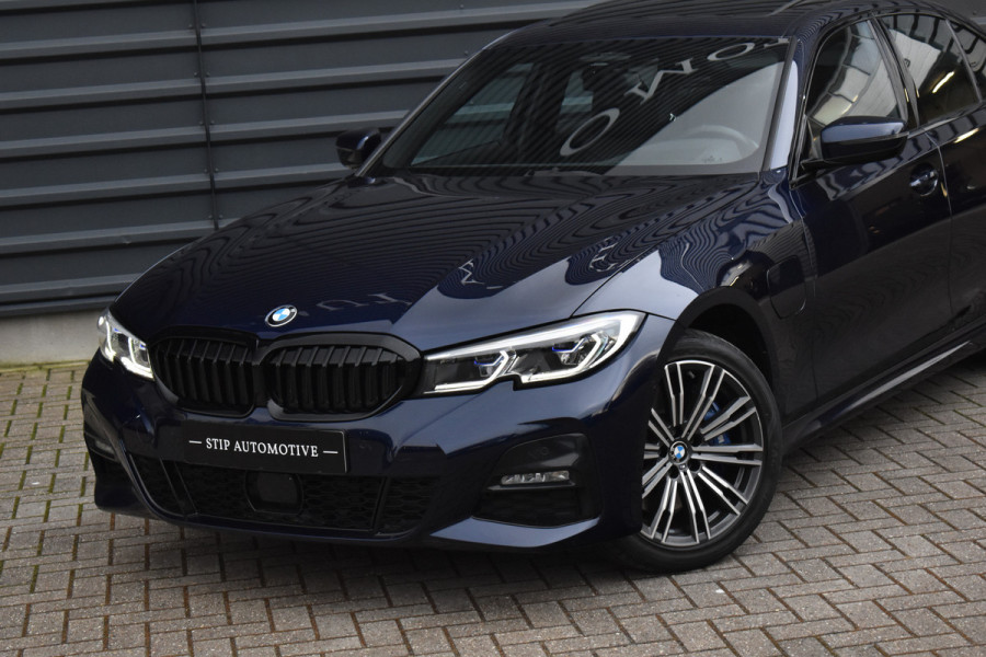 BMW 3 Serie 330e M Sport Individual | Pano | ACC | Laser Light | Memory | Harman/Kardon | Camera |