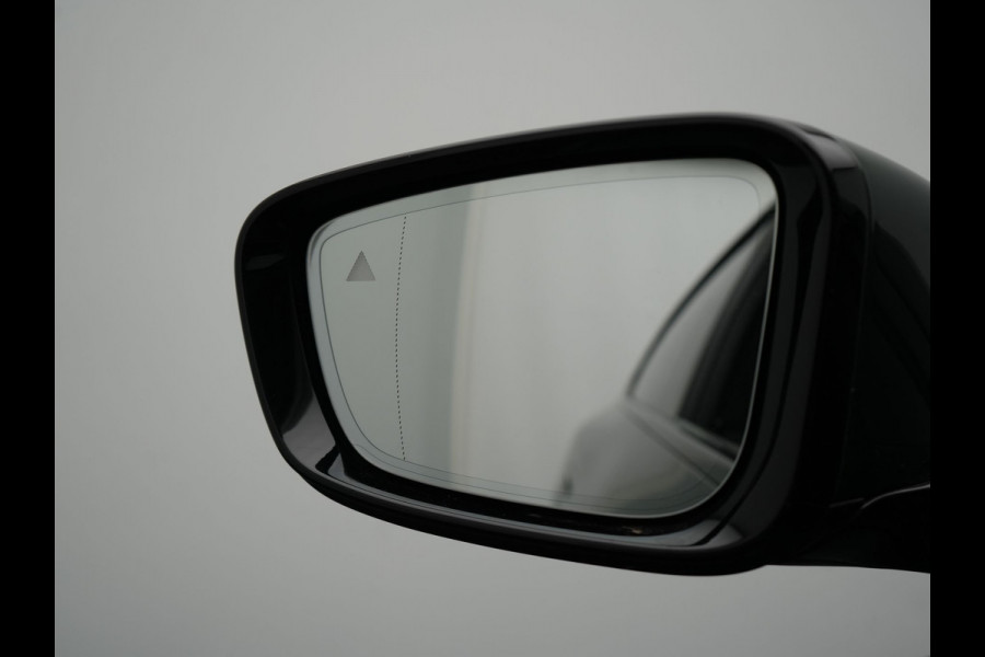 BMW 4 Serie Gran Coupé 430i M Sport 245pk Dealer O.H Sanremo Green | Panodak | Lederen Competition Stoelen Memory & Verwarmd | Adaptive Onderstel | 360 Camera | Harman & Kardon | 19" L.M | Carbon | Apple Carplay | Navigatie | Blis | Virtual | DAB |