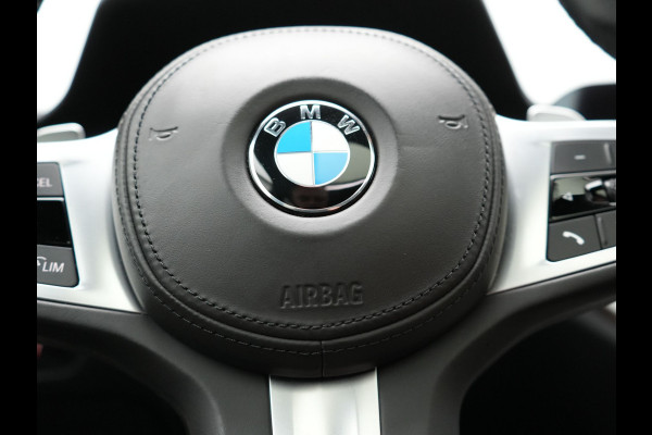 BMW 4 Serie Gran Coupé 430i M Sport 245pk Dealer O.H Sanremo Green | Panodak | Lederen Competition Stoelen Memory & Verwarmd | Adaptive Onderstel | 360 Camera | Harman & Kardon | 19" L.M | Carbon | Apple Carplay | Navigatie | Blis | Virtual | DAB |