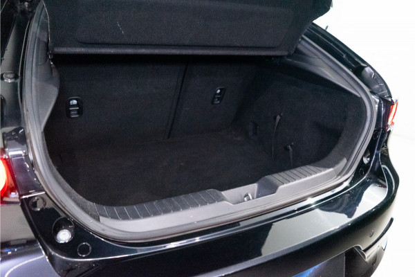 Mazda 3 2.0 e-SkyActiv-X M Hybrid 180 Luxury 187PK | NL AUTO+NAP | Bose | Leder | HUD | Elektr. Stoelen | VOL OPTIE! 12 MND Garantie