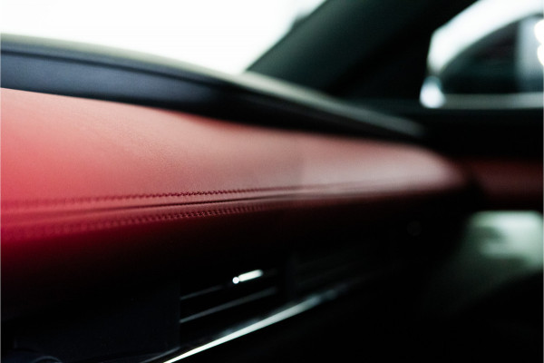 Mazda 3 2.0 e-SkyActiv-X M Hybrid 180 Luxury 187PK | NL AUTO+NAP | Bose | Leder | HUD | Elektr. Stoelen | VOL OPTIE! 12 MND Garantie