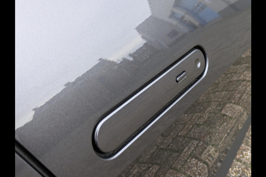 Toyota C-HR 2.0 Plug-in Hybrid 220 Dynamic|Stoel/Stuurverwarming|Groot-Navi|Adaptive-Cruise|Apple-Carplay/Android-Auto