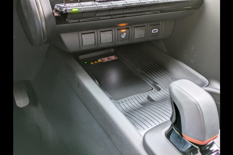 Toyota C-HR 2.0 Plug-in Hybrid 220 Dynamic|Stoel/Stuurverwarming|Groot-Navi|Adaptive-Cruise|Apple-Carplay/Android-Auto