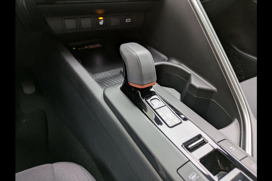 Toyota C-HR 2.0 Plug-in Hybrid 220 Dynamic|Stoel/Stuurverwarming|Groot-Navi|Adaptive-Cruise|Apple-Carplay/Android-Auto