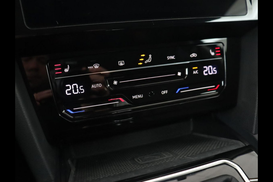 Volkswagen Passat 1.4 TSI PHEV GTE | Trekhaak | Stoelverwarming | Camera | Adaptive cruise | Carplay | Matrix LED | Navigatie | Massage | Climate control | Bluetooth | Plug In