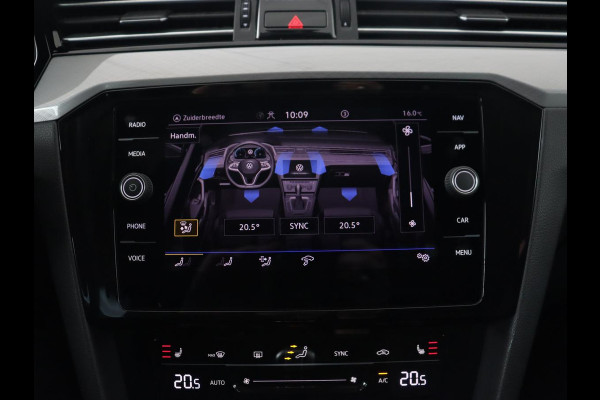 Volkswagen Passat 1.4 TSI PHEV GTE | Trekhaak | Stoelverwarming | Camera | Adaptive cruise | Carplay | Matrix LED | Navigatie | Massage | Climate control | Bluetooth | Plug In