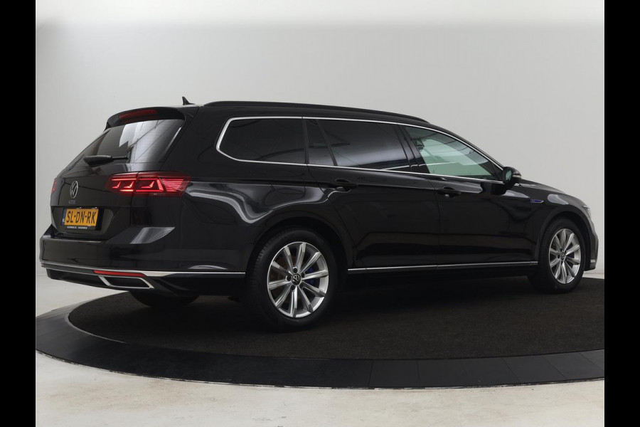 Volkswagen Passat 1.4 TSI PHEV GTE | Trekhaak | Stoelverwarming | Camera | Adaptive cruise | Carplay | Matrix LED | Navigatie | Massage | Climate control | Bluetooth | Plug In