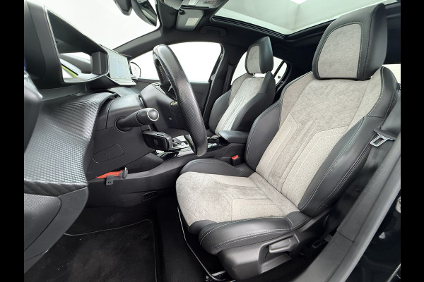 Peugeot e-208 EV GT-line 350 50kWh Pano-dak 360°Camera Leder/Alcantara Adaptive-Cruise Apple Carplay Android Auto Navi Ecc Pdc-a+v SOH 89% Stoelverwarming Led Lmv 17" Regen-Lichtsensor Privacy Glas Keyless DAB+ 1e Eigenaar Origineel Nederlandse Auto Dealeronderhouden Bomvol € 40.000 nieuw!