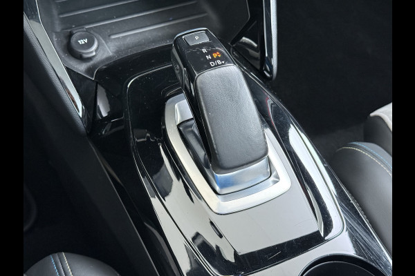 Peugeot e-208 EV GT-line 350 50kWh Pano-dak 360°Camera Leder/Alcantara Adaptive-Cruise Apple Carplay Android Auto Navi Ecc Pdc-a+v SOH 89% Stoelverwarming Led Lmv 17" Regen-Lichtsensor Privacy Glas Keyless DAB+ 1e Eigenaar Origineel Nederlandse Auto Dealeronderhouden Bomvol € 40.000 nieuw!