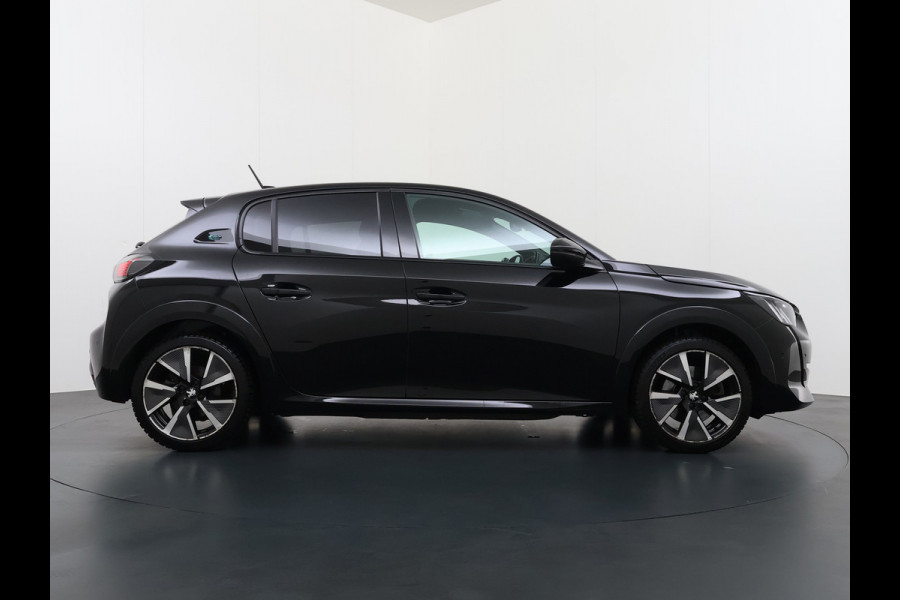 Peugeot e-208 EV GT-line 350 50kWh Pano-dak 360°Camera Leder/Alcantara Adaptive-Cruise Apple Carplay Android Auto Navi Ecc Pdc-a+v SOH 89% Stoelverwarming Led Lmv 17" Regen-Lichtsensor Privacy Glas Keyless DAB+ 1e Eigenaar Origineel Nederlandse Auto Dealeronderhouden Bomvol € 40.000 nieuw!
