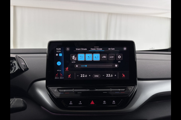 Volkswagen ID.4 First 77 kWh [ 3-Fase ] {SOH-83%} (INCL-BTW) *LEATHER-MICROFIBRE | FULL-LED | ADAPTIVE-CRUISE | HEATED-COMFORTSEATS | DIGI-COCKPIT | AMBIENTLIGHT | NAVI-FULLMAP | PDC | TOWBAR | PRIVACY-GLASS | CAMERA | 20''ALU*