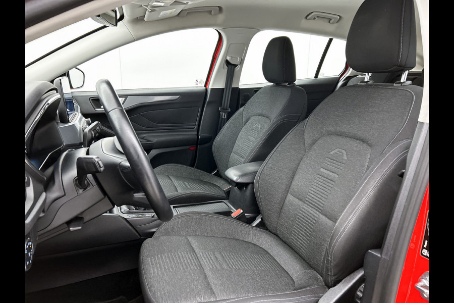 Ford FOCUS Wagon 1.5D 120PK Euro6 Active Business / Trekhaak / Navigatie / Airco / Pdc.V+A / Xenon / B&O Radio multimedia / Technology-Family Pack / Apk 06-2026