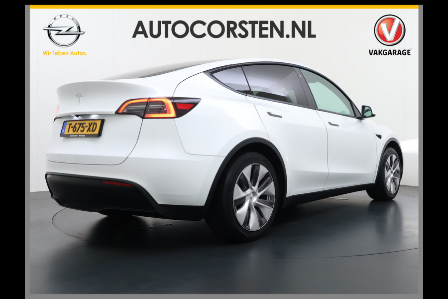 Tesla Model Y RWD Warmtepomp LFP-Accu Leer Lmv Camera's Pano-dak Adap.Cruise Navi Ecc Autopilot Stoel+Stuur+Achterbank Verwarming Elek.Achterklep Dodehoek detector Draadloze telefoonlader SOH 93% 1e Eigenaar Origineel Nederlandse Auto 1.600KG Trekgewicht