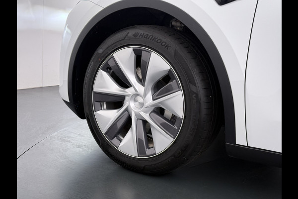 Tesla Model Y RWD Warmtepomp LFP-Accu Leer Lmv Camera's Pano-dak Adap.Cruise Navi Ecc Autopilot Stoel+Stuur+Achterbank Verwarming Elek.Achterklep Dodehoek detector Draadloze telefoonlader SOH 93% 1e Eigenaar Origineel Nederlandse Auto 1.600KG Trekgewicht