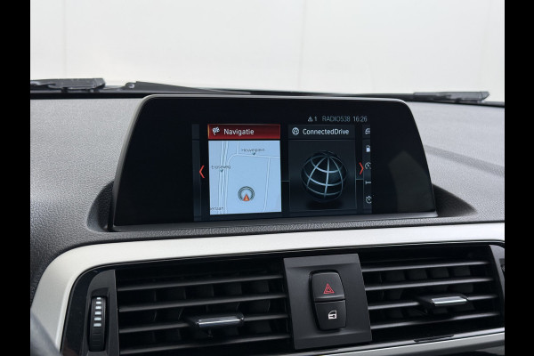 BMW 1-serie 118i AUT-8 Sport Navi Ecc Trekhaak Pdc Sportstoelen Corporate Edition Lmv 17" Regen-Lichtsensor Isofix Bluetooth Origineel Nederlandse Auto Zeer nette BMW 118I