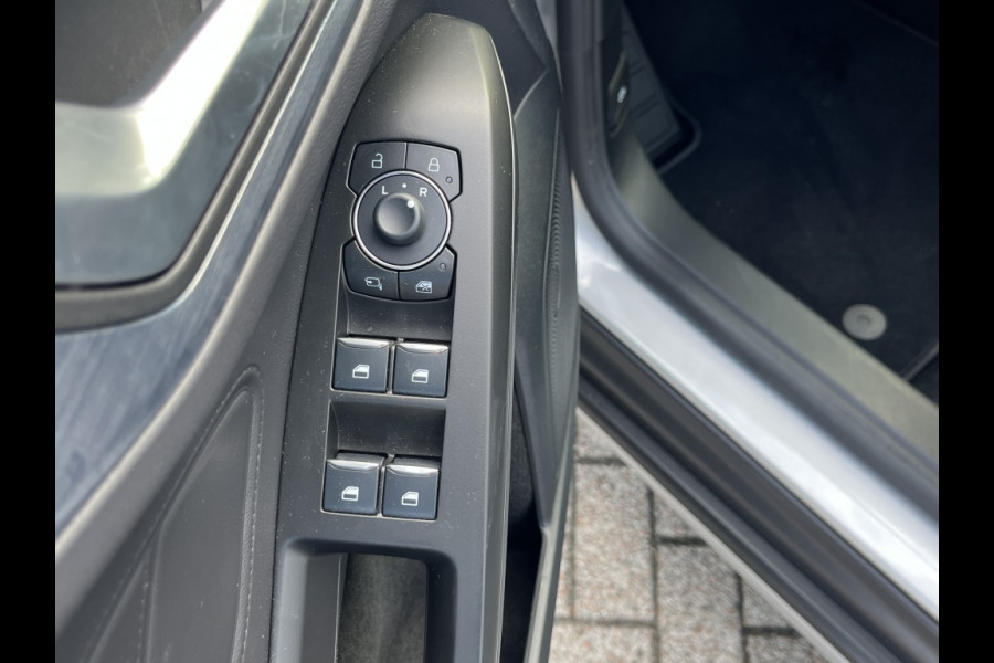 Ford FOCUS Wagon 1.0 EBH Active 155PK AUTOMAAT! TREKHAAK! DRIVERPACK! WINTERPACK