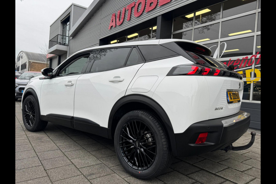 Peugeot 2008 1.2 PureTech Active Pack - Navigatie / Apple CarPlay I Airco I 18" Sport velgen LED I PDC I Dealer onderhouden