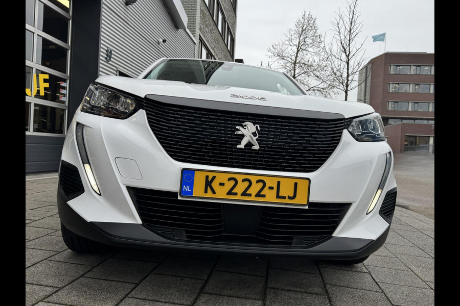 Peugeot 2008 1.2 PureTech Active Pack - Navigatie / Apple CarPlay I Airco I 18" Sport velgen LED I PDC I Dealer onderhouden