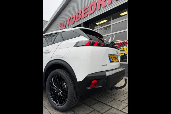 Peugeot 2008 1.2 PureTech Active Pack - Navigatie / Apple CarPlay I Airco I 18" Sport velgen LED I PDC I Dealer onderhouden