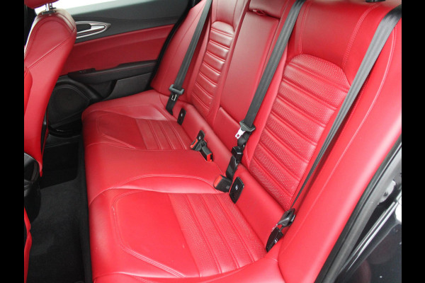 Alfa Romeo Giulia 2.0T Super | 320 PK | RAGAZZON EINDDEMPER | LEDEREN BEKLEDING | AFNEEMBARE TREKHAAK |