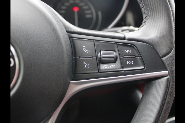 Alfa Romeo Giulia 2.0T Super | 320 PK | RAGAZZON EINDDEMPER | LEDEREN BEKLEDING | AFNEEMBARE TREKHAAK |