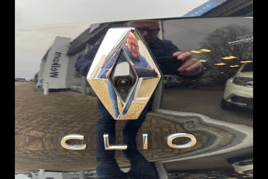 Renault Clio TCe 100 Initiale Paris