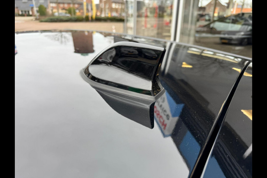 Renault Clio TCe 100 Initiale Paris