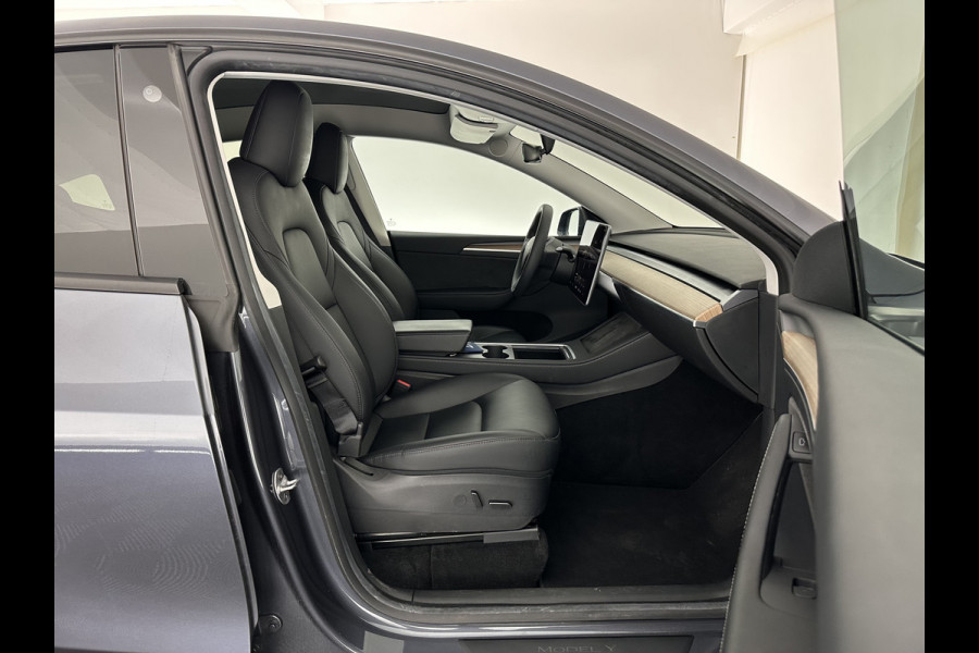 Tesla Model Y Long Range AWD 75 kWh [ 3-Fase ] {SOH-87%} (INCL-BTW) Aut. *PANO | AUTO-PILOT | LEATHER | NAVI-FULLMAP | MATRIX-LED | KEYLESS | CAMERA | DAB+ | HEATED-COMFORTSEATS | PRIVACY-GLASS | TOPVIEW |  19''ALU*