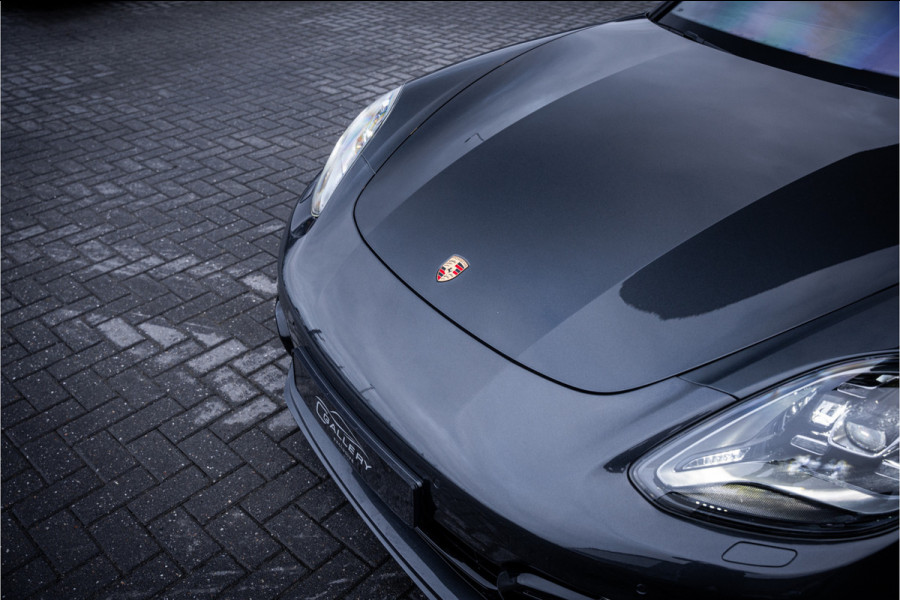 Porsche Panamera Sport Turismo 4.0 GTS Sport Chrono l Panorama l Memory l Luchtvering