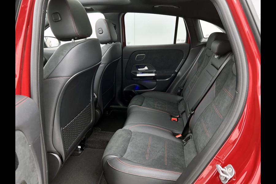 Mercedes-Benz EQA 250+ Business Solution AMG 71 kWh | Nightpakket | 20 inch AMG velgen | Memorypakket | Augmented Reality navigatie | Burmester® 3D sound systeem | 360° camera | Head-up display | Panoramaschuifdak | GUARD 360° Voertuigbescherming Plus |