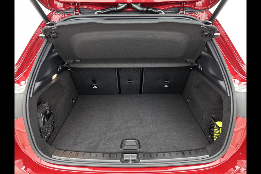 Mercedes-Benz EQA 250+ Business Solution AMG 71 kWh | Nightpakket | 20 inch AMG velgen | Memorypakket | Augmented Reality navigatie | Burmester® 3D sound systeem | 360° camera | Head-up display | Panoramaschuifdak | GUARD 360° Voertuigbescherming Plus |