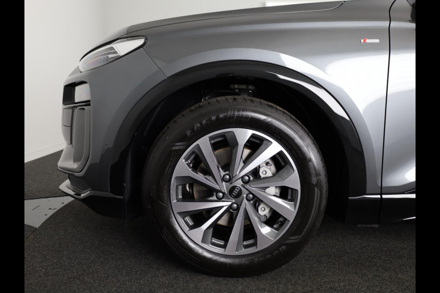 Audi Q6 e-tron Advanced edition 83Kwh 252 pk SUV | Tech pakket plus | Glazen panoramadak | Sportstoelen | Frunk |