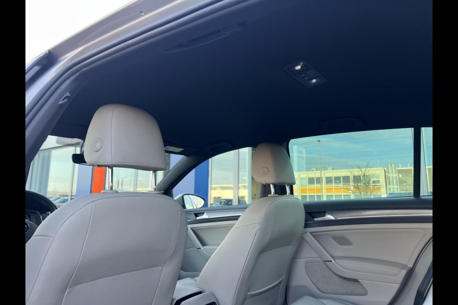 Volkswagen e-Golf e-Golf Verwarmde voorstoelen | Lederen bekleding | Achteruitrijcamera | Warmtepomp