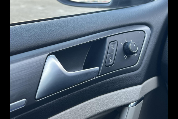 Volkswagen e-Golf e-Golf Verwarmde voorstoelen | Lederen bekleding | Achteruitrijcamera | Warmtepomp