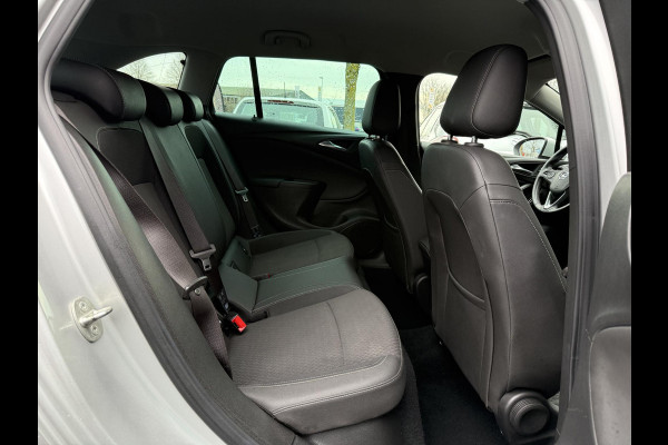 Opel Astra Sports Tourer 1.4 Innovation Dealer Onderhouden,Trekhaak,Navi,Camera,Halfleder,150pk,Rijstrooksensor,Clima,Cruise,PDC V+A,Keyless,BSD,Elekt.Stoel,Nieuwe Apk bij Aflevering