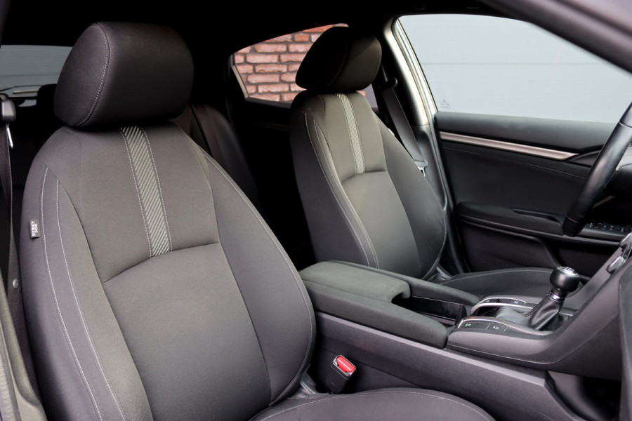 Honda Civic 1.0 i-VTEC Elegance | Adaptive Cruise Control | Stoelverwarming | Camera | Apple Carplay/Android Auto | Climate Control | DAB | Mistlampen |