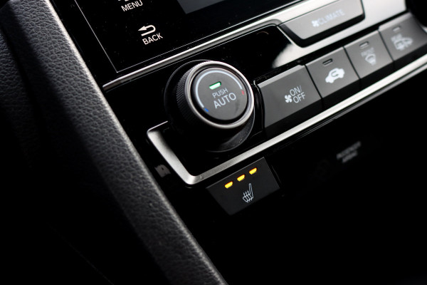 Honda Civic 1.0 i-VTEC Elegance | Adaptive Cruise Control | Stoelverwarming | Camera | Apple Carplay/Android Auto | Climate Control | DAB | Mistlampen |