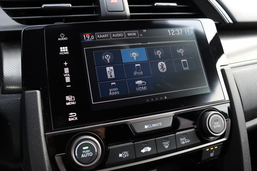 Honda Civic 1.0 i-VTEC Elegance | Adaptive Cruise Control | Stoelverwarming | Camera | Apple Carplay/Android Auto | Climate Control | DAB | Mistlampen |