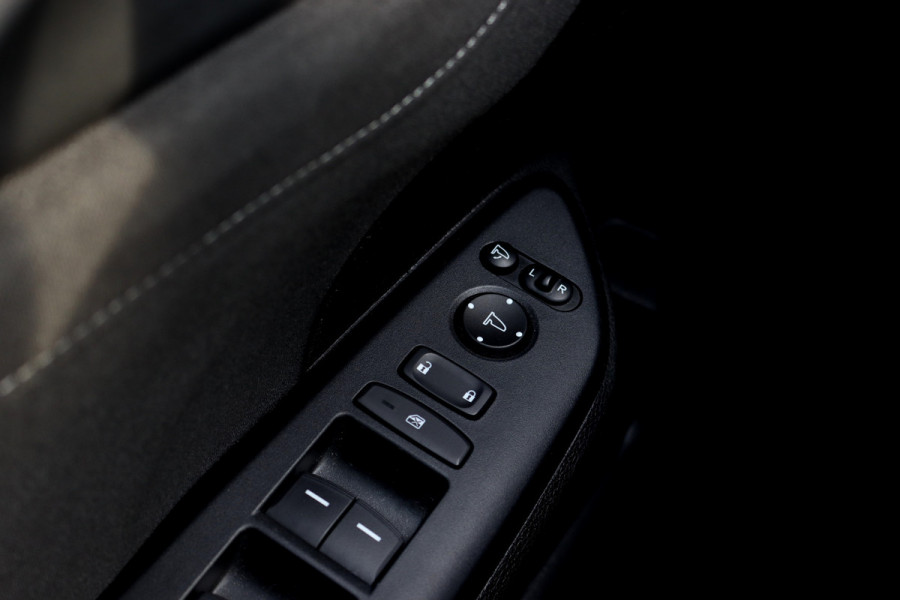 Honda Civic 1.0 i-VTEC Elegance | Adaptive Cruise Control | Stoelverwarming | Camera | Apple Carplay/Android Auto | Climate Control | DAB | Mistlampen |