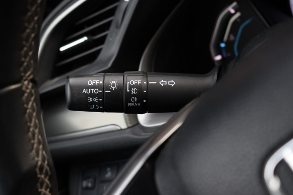 Honda Civic 1.0 i-VTEC Elegance | Adaptive Cruise Control | Stoelverwarming | Camera | Apple Carplay/Android Auto | Climate Control | DAB | Mistlampen |