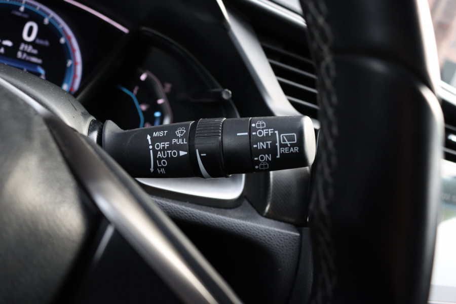Honda Civic 1.0 i-VTEC Elegance | Adaptive Cruise Control | Stoelverwarming | Camera | Apple Carplay/Android Auto | Climate Control | DAB | Mistlampen |