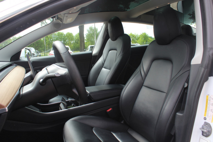 Tesla Model 3 Standard RWD Plus 60 kWh / SOH 91,4% / Autopilot / Panoramadak / Camera / Audio / 18'' / Leder